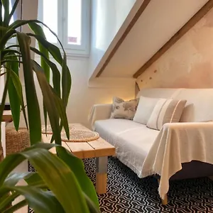https://lovely-1-bedroom-apartment-heart-of-nice.fr-provencehotel.com