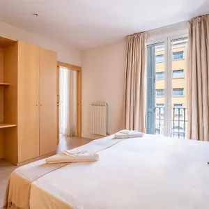 https://classy-3bed-3bath-apartment-in-eixample.catalonia-hotels.com